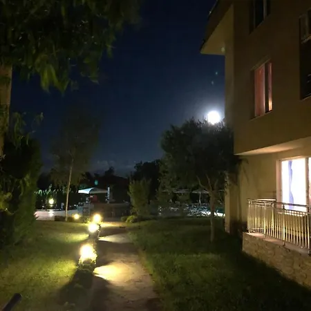 Tatiana Pines Lejlighed Obzor