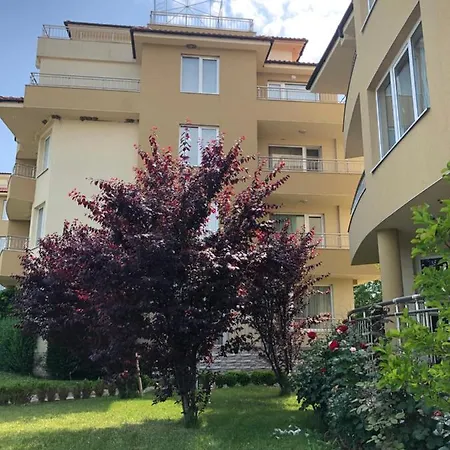 Tatiana Pines Apartment Obzor